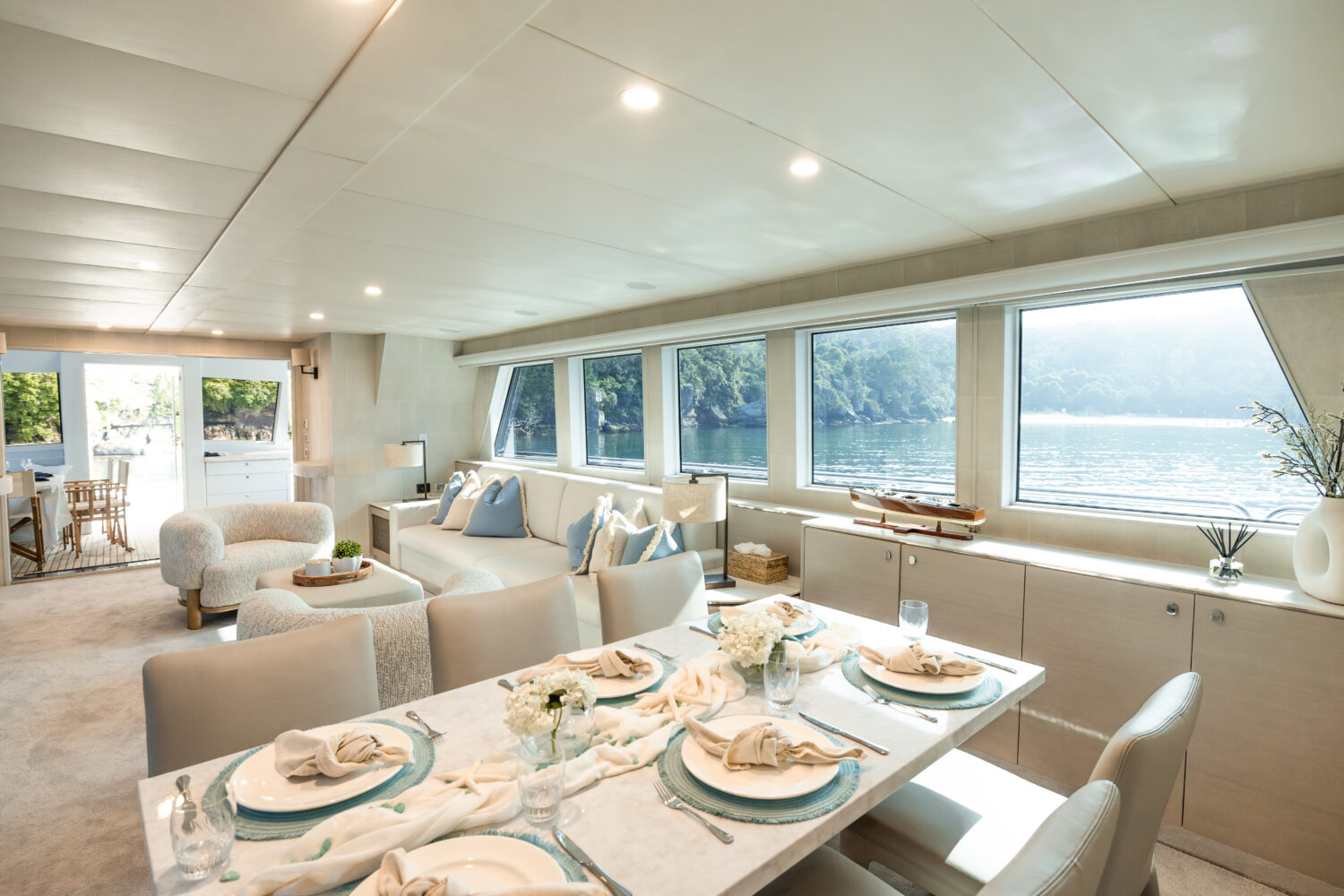 dining and lounge interior picture